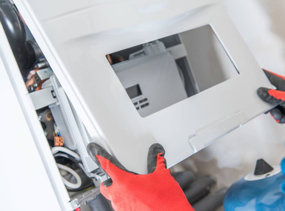 Gas safe heating engineer in Milton Keynes and West Midlands